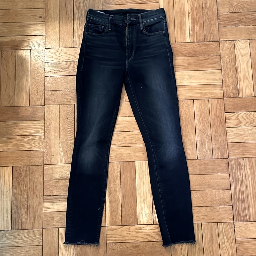 MOTHER jeans High Waisted Looker Ankle Fray. Wash: Last Call. EUC. Size 23.